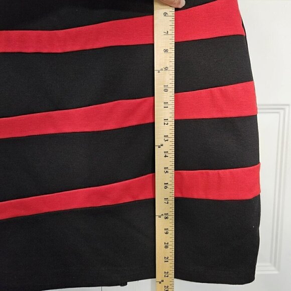 Caren Sport Skirt Black Red Color Block 6" Slit in Back Sz 1X Great Condition - Picture 2 of 8